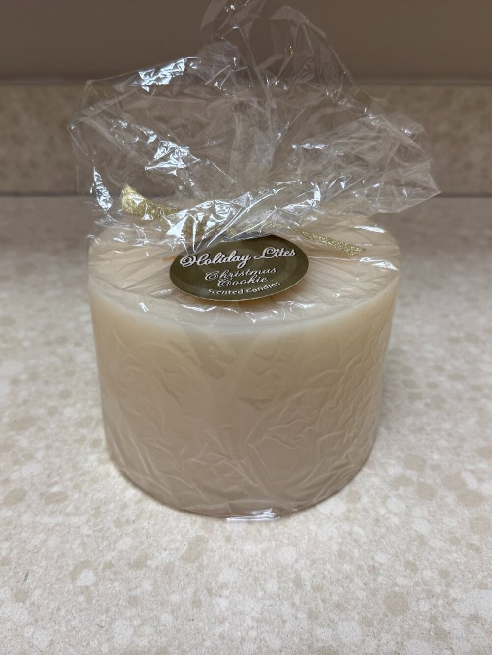 Holiday Lites Christmas Cookie Scented Pillar Candle HT645 6" x 4"